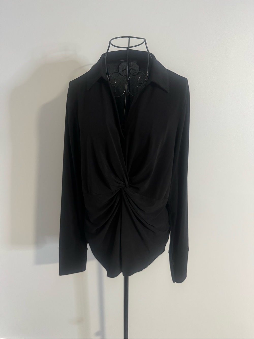 Adrianna Papell Armoire Twist Front Sleeve Blouse in Black Size Medium